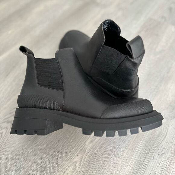 Zara RUBBERIZED TOE LEATHER ANKLE BOOTS - Picture 9 of 9